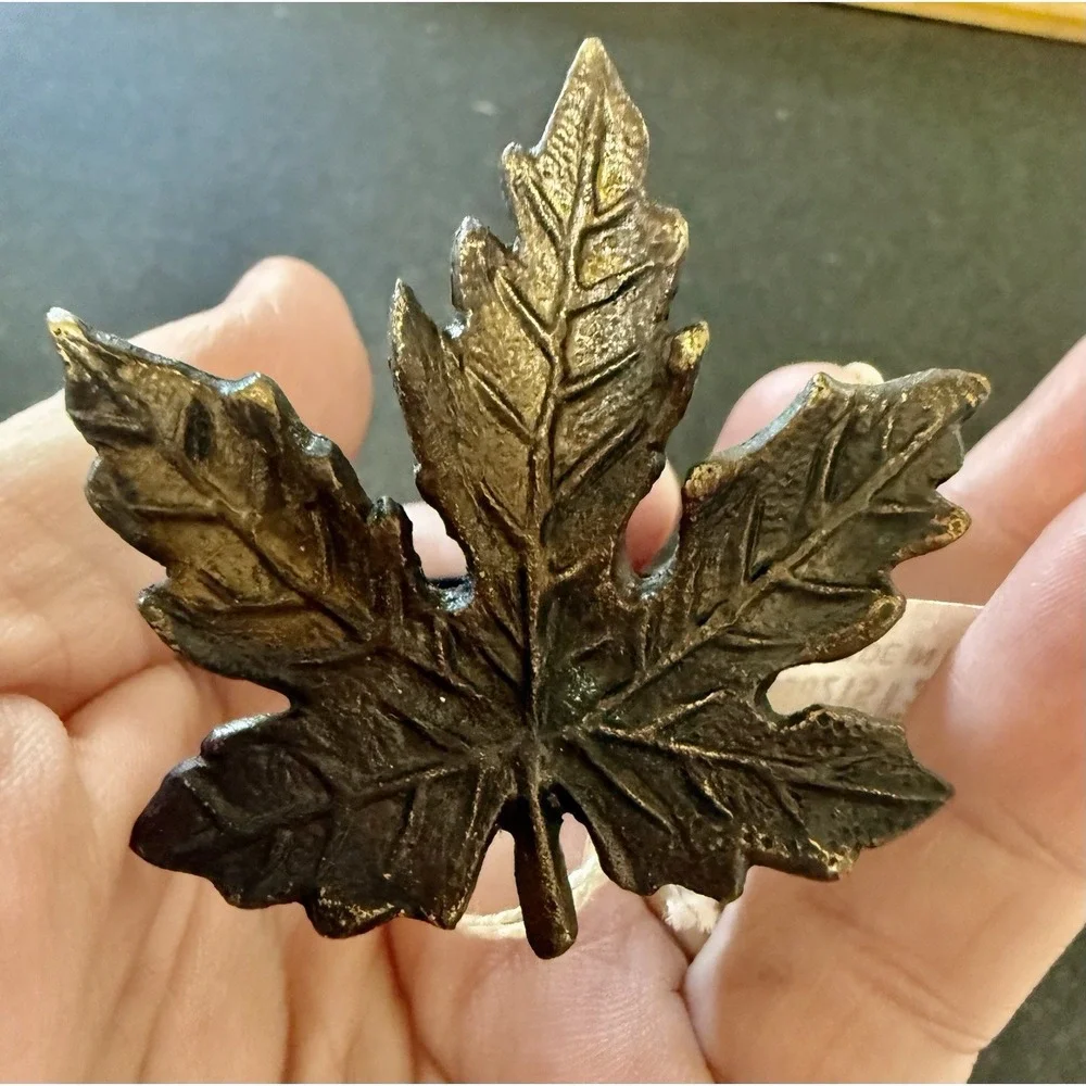 Maple Leaf Napkin Rings Set of 11 Autumn Fall Thanksgiving  gold color NWT VTG